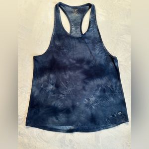 Vogo women’s medium loose fit blue tie dye tank. Super soft. Excellent condition